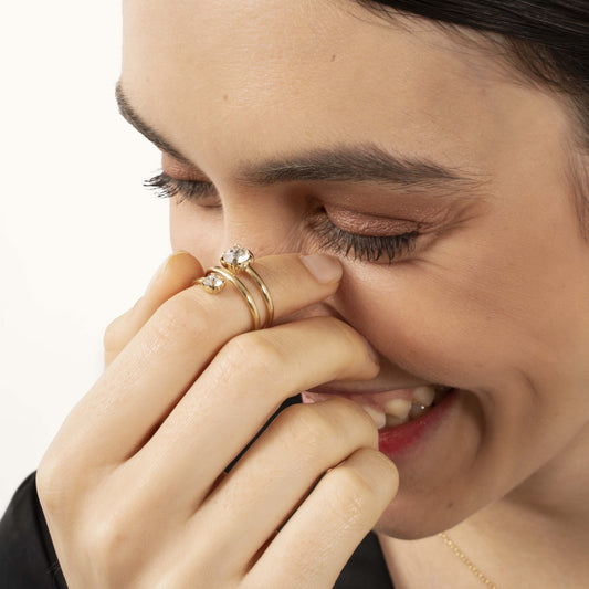 Anillo ajustable Minimal círculo cristal blanco en Plata