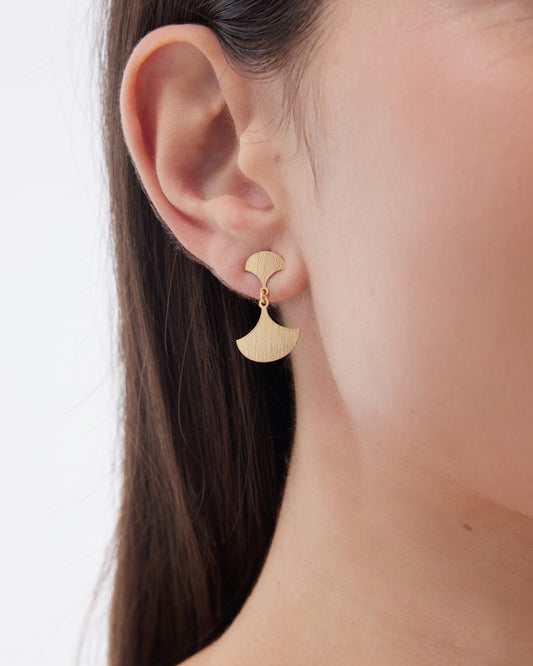 Pendientes cortos Azure abanico textura en Plata baño Oro
