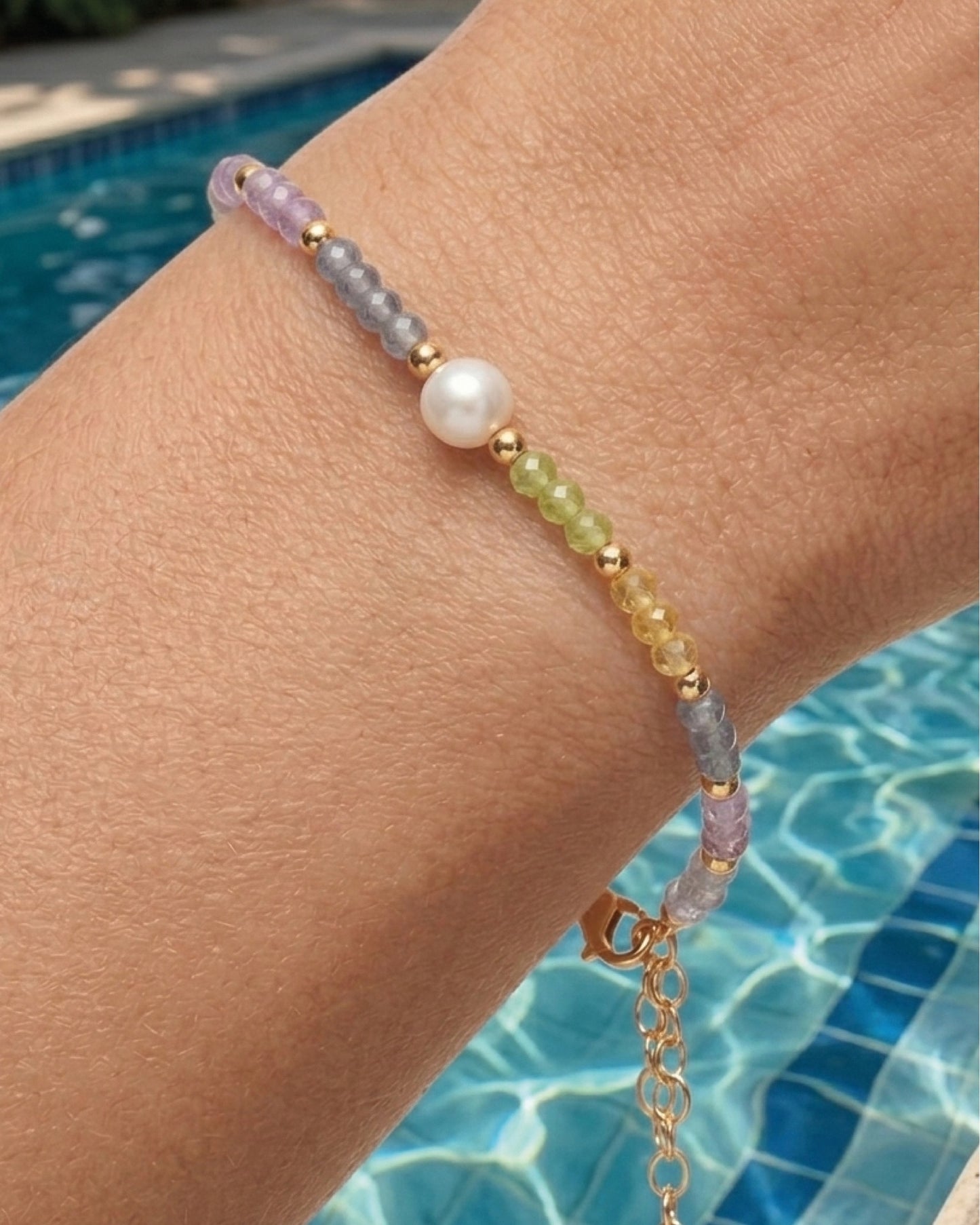 Pulsera Brisa de colores con perla de Latón