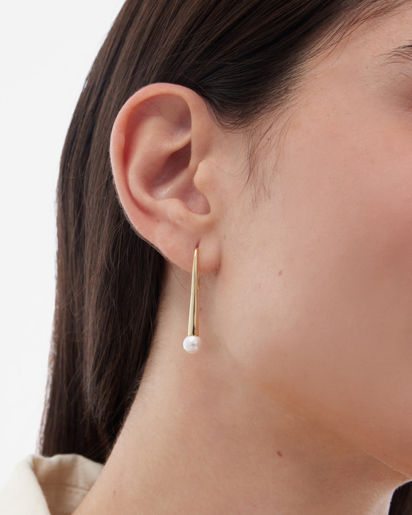 Pendientes gancho Solene con perla en Plata baño Oro