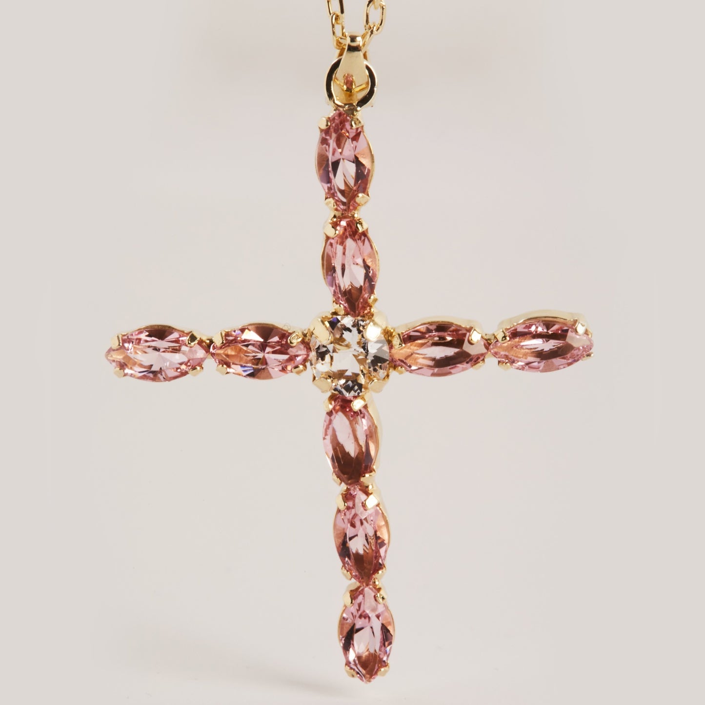 Collar corto Estaciones cruz cristal en Plata baño Oro