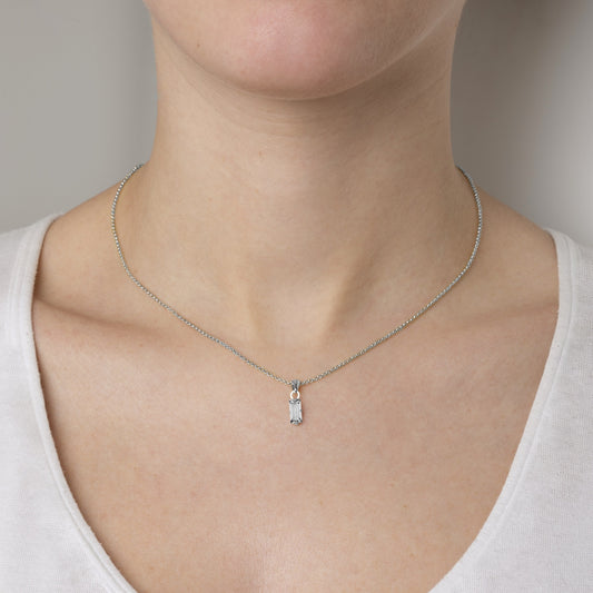 Collar corto Macedonia rectángulo cristal blanco en Plata baño rodio