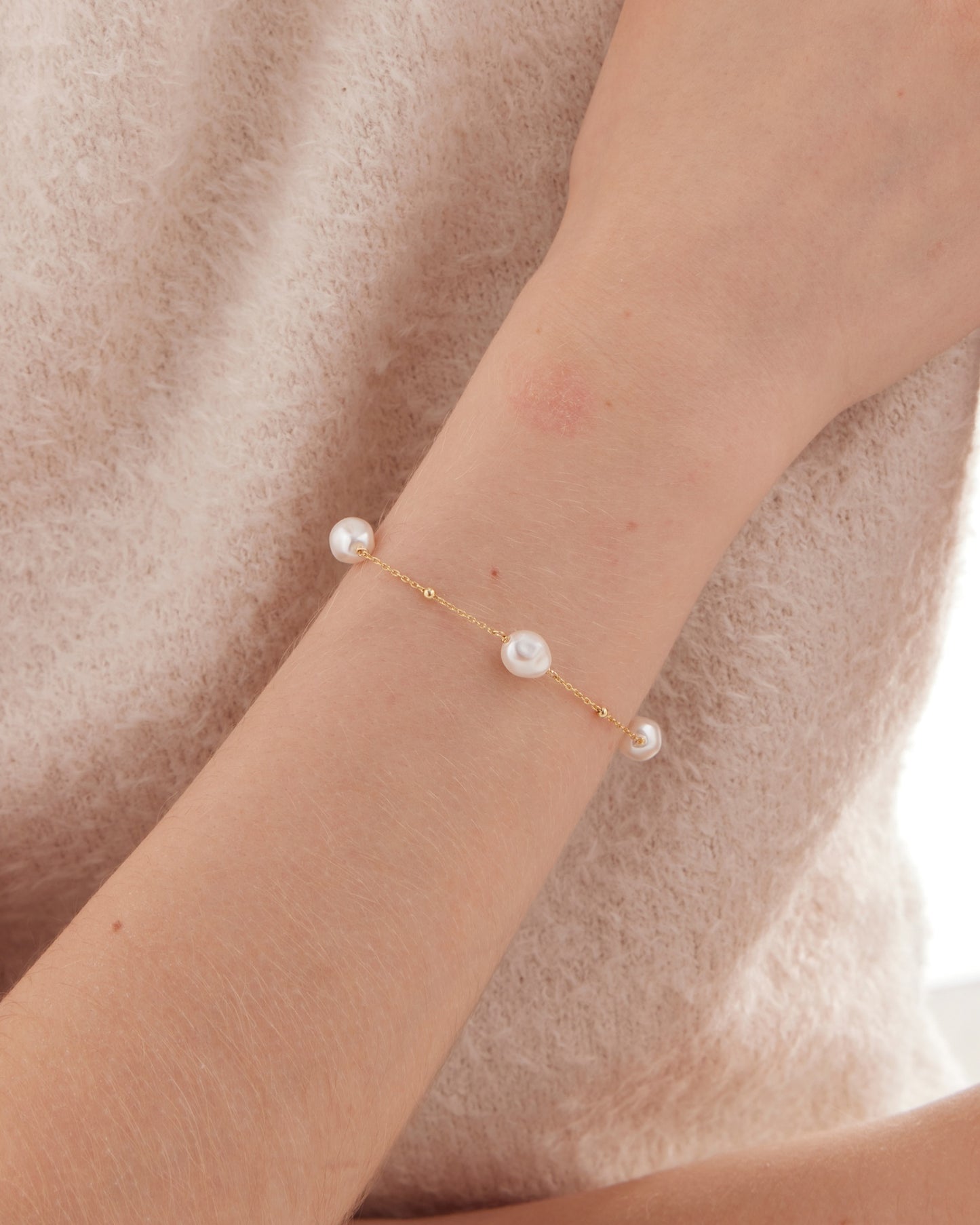Pulsera Sera con perla barroca en Plata