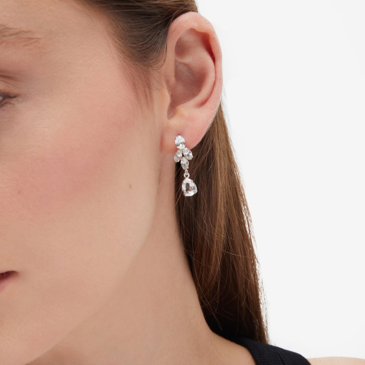 Pendientes cortos Grace oval cristal blanco en Plata baño rodio
