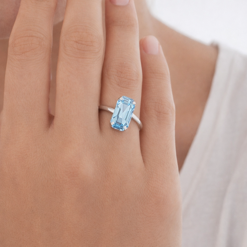 Anillo ajustable Inspire rectángulo cristal azul en Plata baño rodio