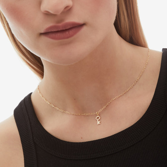 Collar corto Je T´Aime llave cristal blanco en Plata