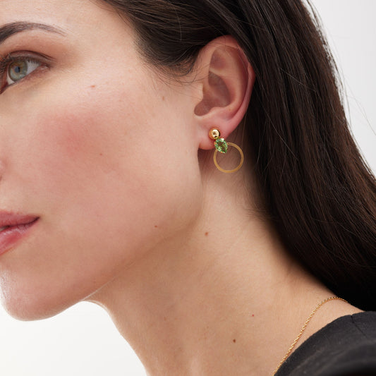 Pendientes cortos círculo Buongiorno con cristal verde en Plata baño Oro