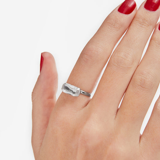Anillo ajustable rectángulo Lieve con cristal blanco en Plata baño rodio