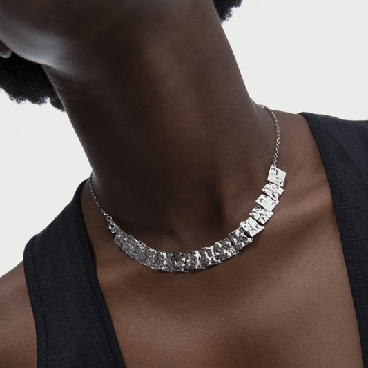 Collar corto Ghana textura cuadrado en Plata