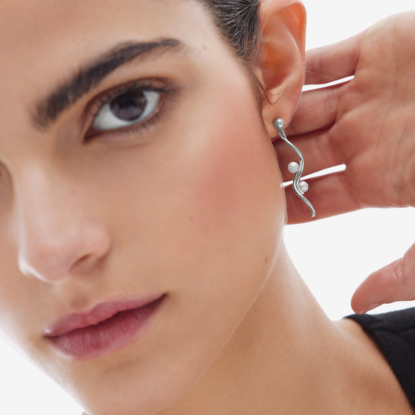 Pendientes largos Milan perla en Plata