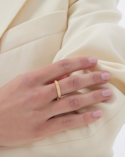 Anillo ajustable Solene textura en Plata baño Oro