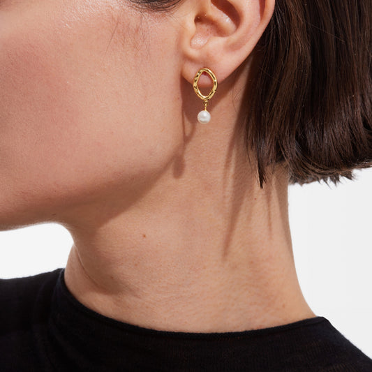 Pendientes cortos Radiance perla en Plata