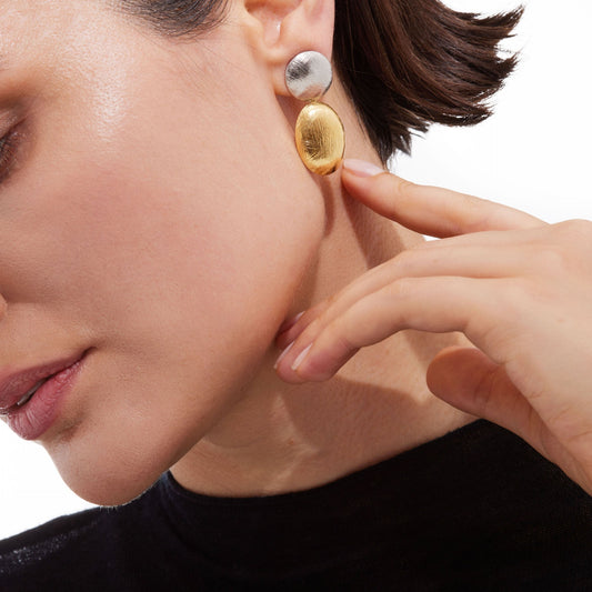 Pendientes cortos Zoom textura bicolor oval en Plata baño Oro y Rodio