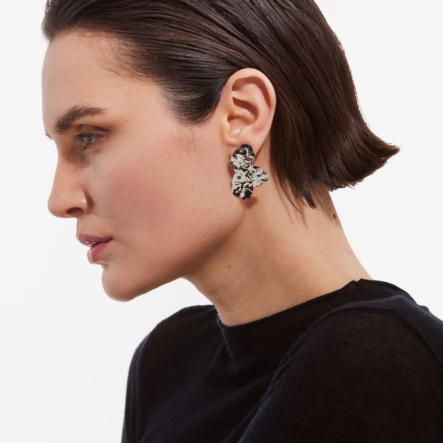 Pendientes cortos Radiance textura hoja en Plata