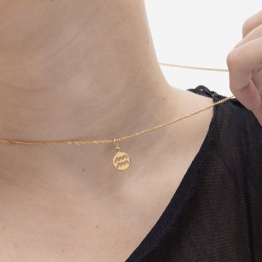 Collar corto Astra horóscopo en Plata baño Oro