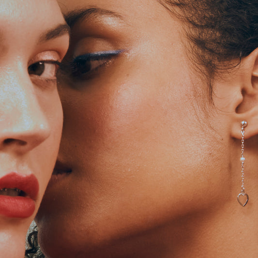 Pendientes largos Enamora corazón perla en Plata