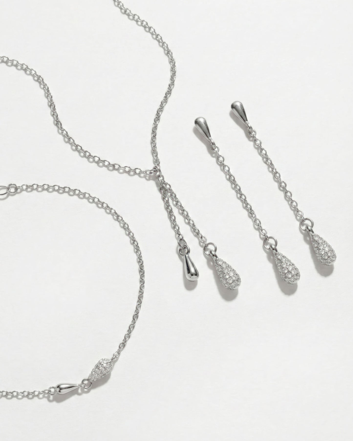 Pendientes largos Lux gota con circonita blanca en Plata