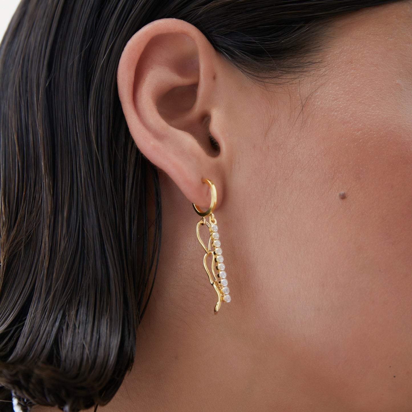 Pendientes aro Connect con cristales riviere en Plata