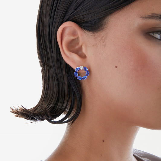 Pendientes cortos Harmony círculo cristal azul en Plata baño rodio