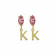 Pendientes pequeños letra K color rosa bañados en oro image