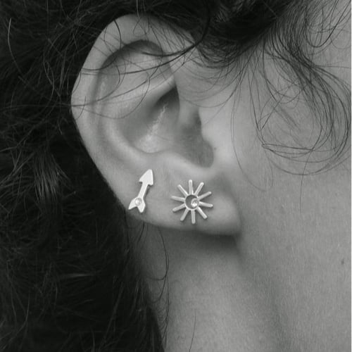 Areca arrow crystal earrings in silver