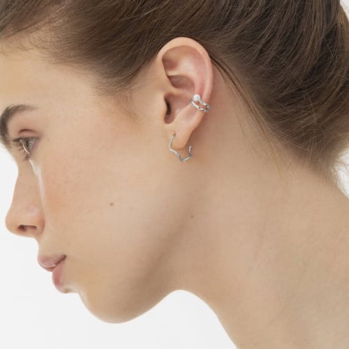 Amber curved hoop earrings in silver