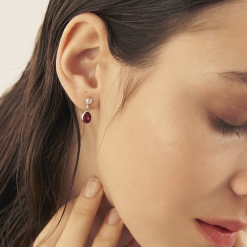 Essential XS tear scarlet dangle earrings in silver