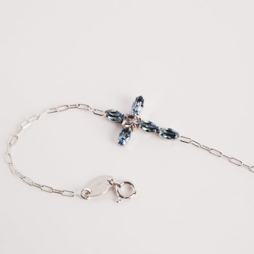 Pulsera ajustable cruz azul elaborada en plata