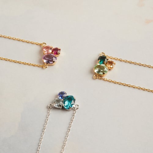 Alexandra crystals chrysolite necklace in gold plating.