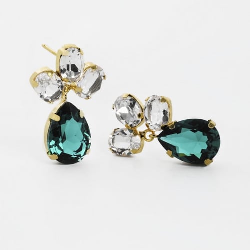Blooming tear emerald earrings in gold plating