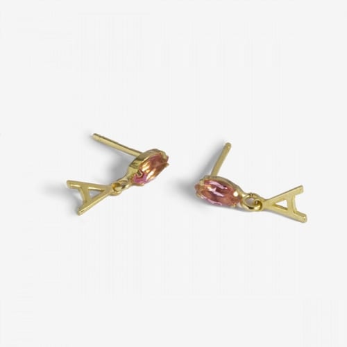 THENAME letter K light rose earrings in gold plating