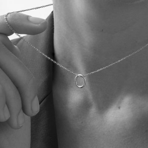 Brava circle necklace in silver