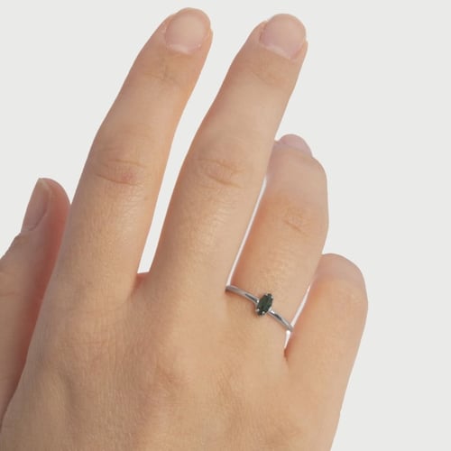 Etnia marquise emerald ring in silver