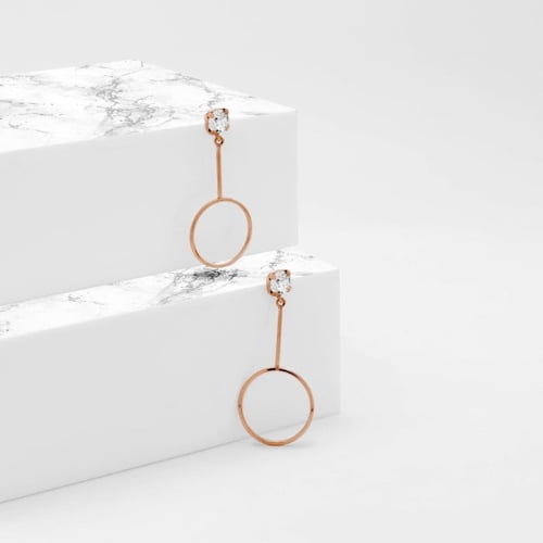 Minimal round crystal earrings in rose gold plating in gold plating