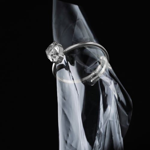 Anillo ajustable lágrima crystal elaborado en plata