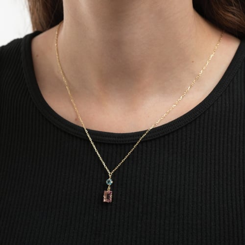 Sabina gold-plated short necklace with pink in rectangle shape