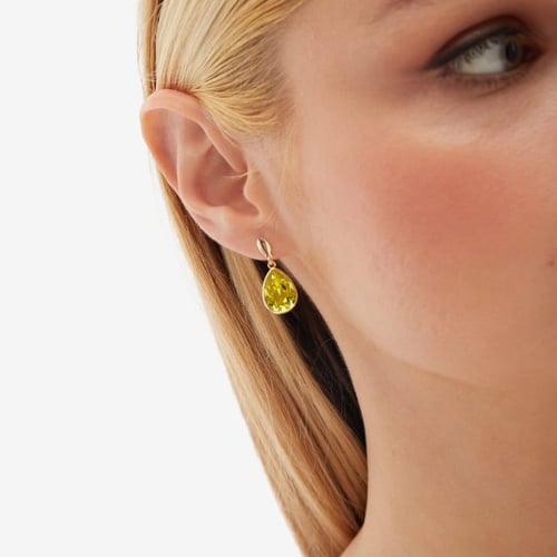Magnolia gold-plated short earrings with green in tear shape