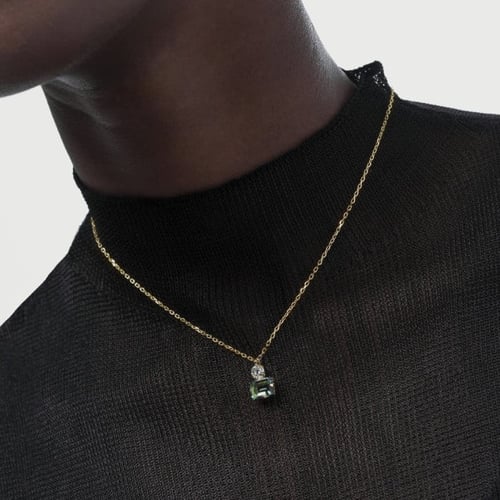 Chiara gold-plated short necklace with green in rectangle shape