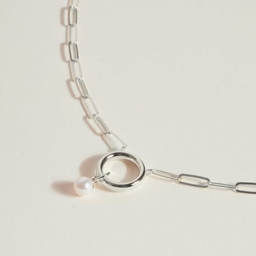 Greta circle 0 pearl necklace in silver in gold plating