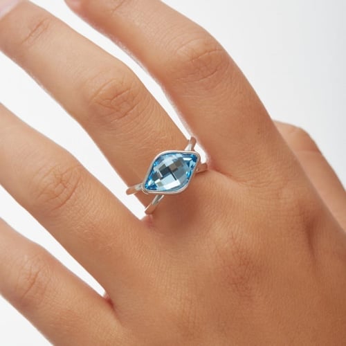 Classic rhombus aquamarine ring in silver