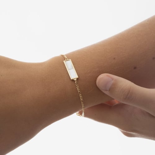 Soulquest gold-plated adjustable bracelet with nacar in rectangle shape