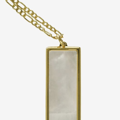 Soulquest gold-plated short necklace with nacar in rectangle shape