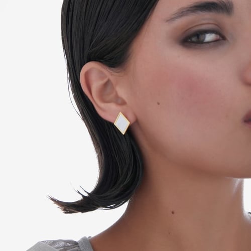 Soulquest gold-plated short earrings with nacar in diamond shape