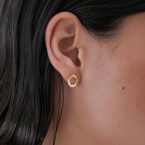 Essence gold-plated stud earrings in circle shape