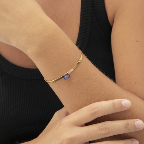 Serenity gold-plated rigid bracelet with purple crystal in rectangle shape