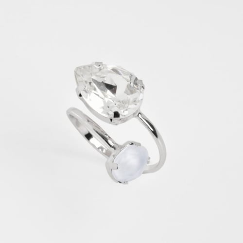 Blooming tear crystal ring in silver