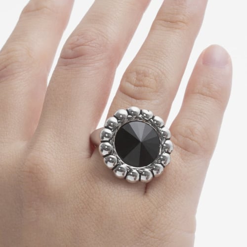 Etrusca round jet ring in silver
