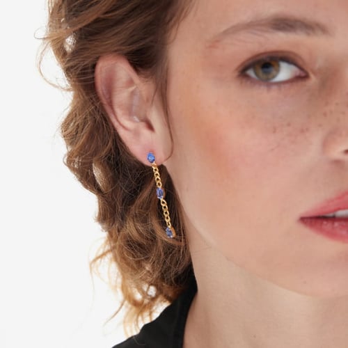 Cinnamon gold-plated long earrings with blue 3 crystals in oval shape