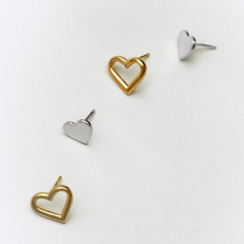 Sincerely rhodium-plated heart shape stud earrings