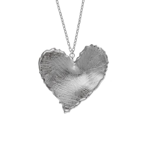 Collar corazón textura satinada elaborado en plata